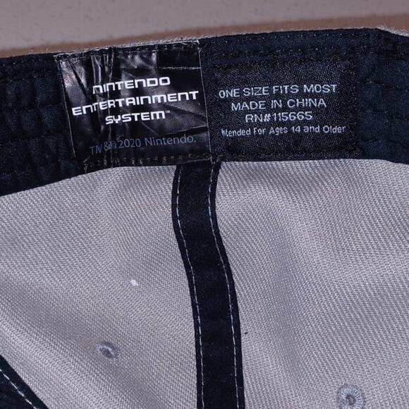 Nintendo NES Controller Hat Snapback Adjustable Flat Bill Baseball Cap Gray Red - Picture 5 of 6